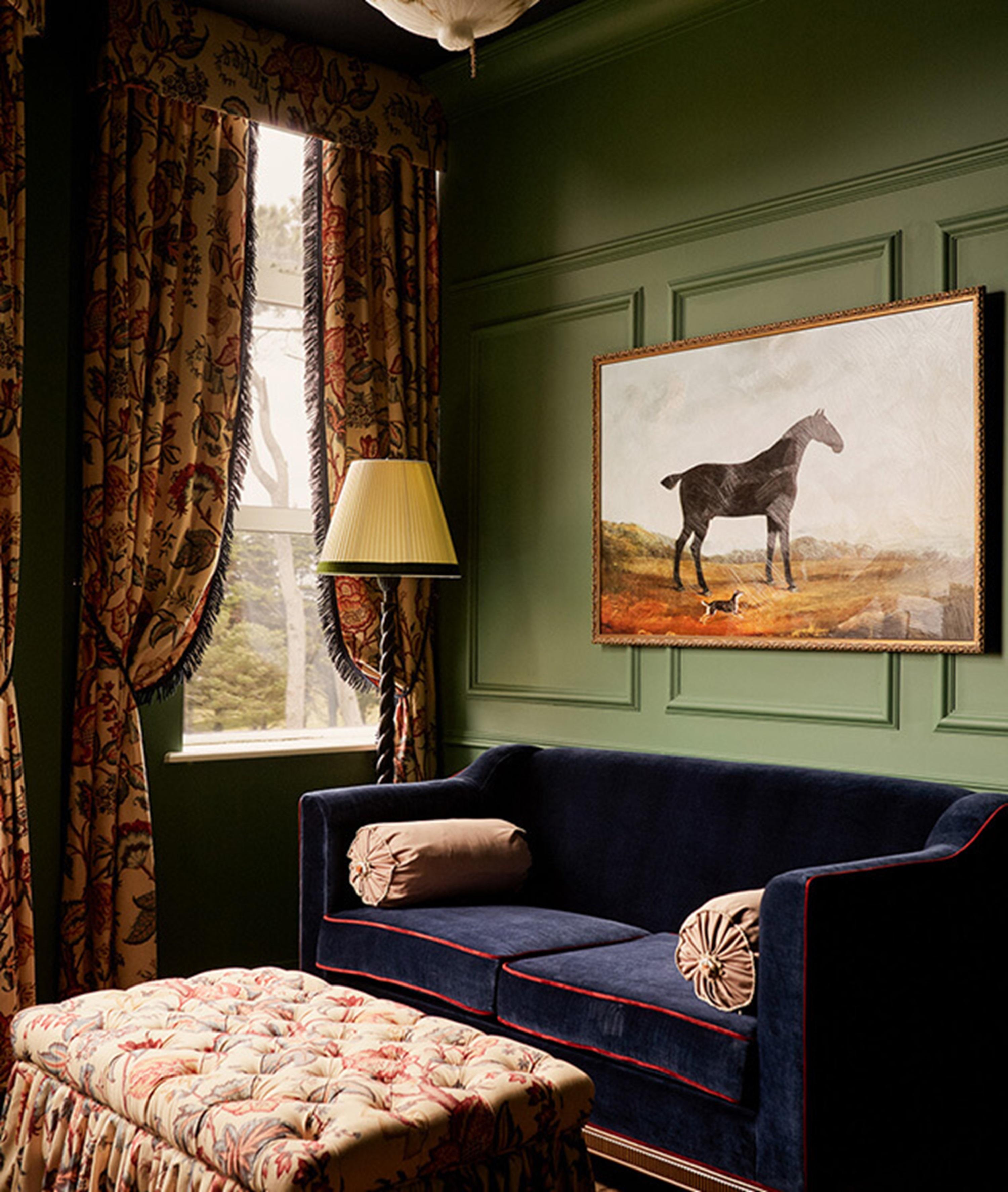Hotel Slieve Donard Newcastle  Esterno foto A room with a green wall