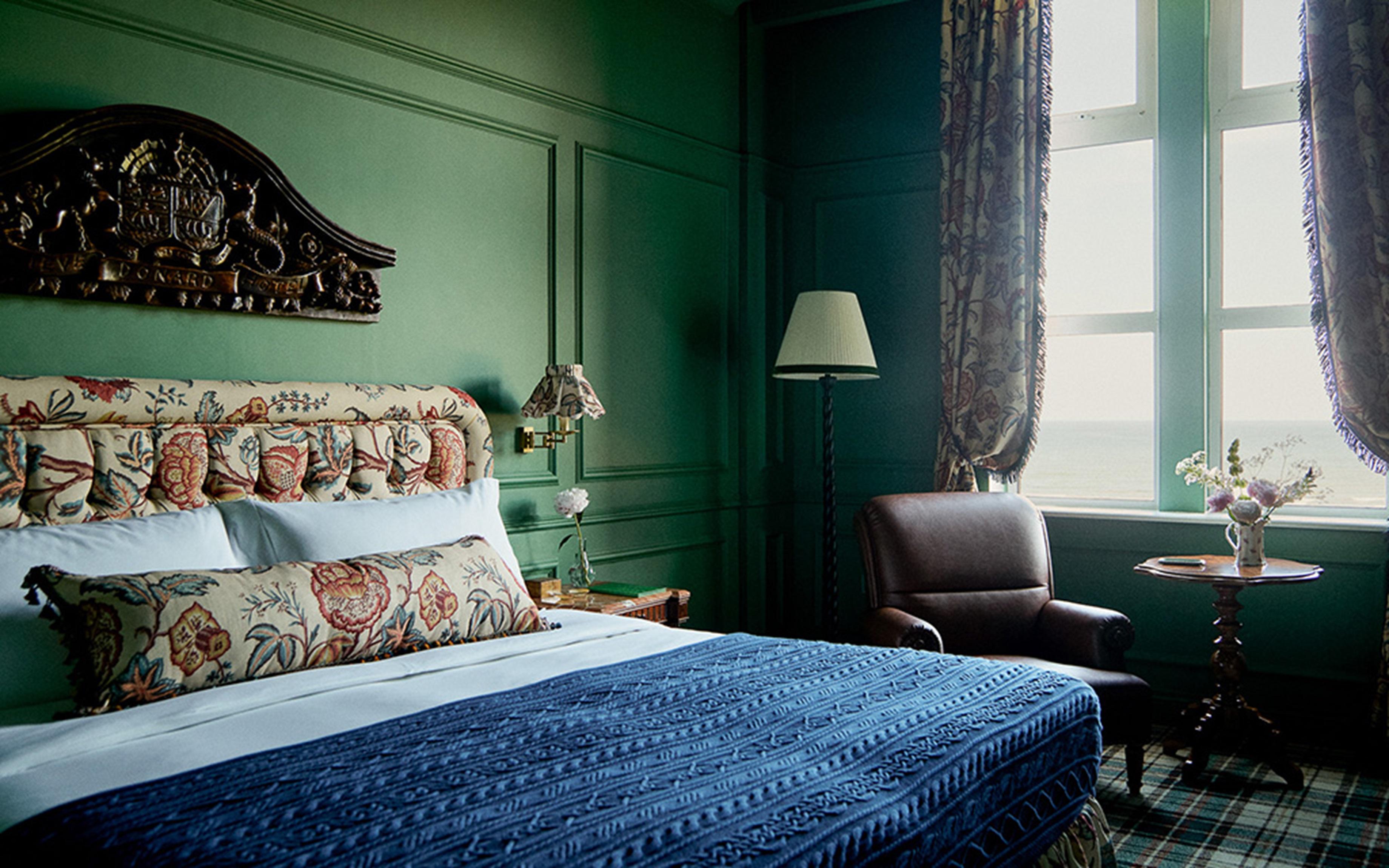 Hotel Slieve Donard Newcastle  Esterno foto A bedroom at The Mitre